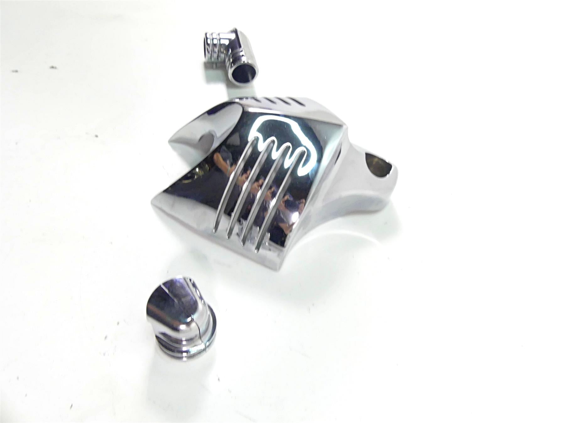 2007 Harley Touring FLHRSE CVO Road King Kuryakyn Chrome V Horn Cover 8128 {{ shop.shopifyCountryName }} - Mototech271
