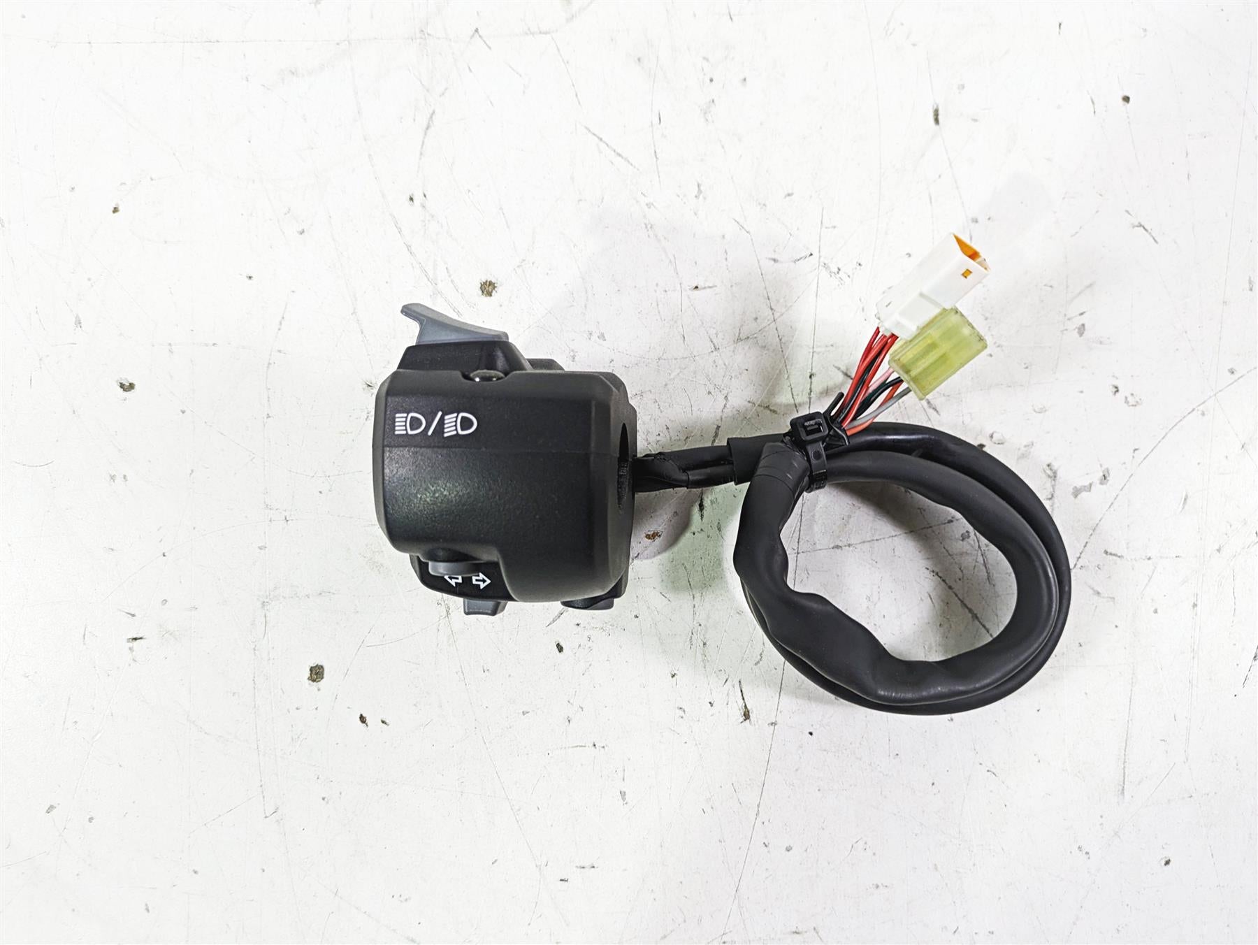 2020 Triumph Street Scrambler 900 Left Hand Control Switch T2042241 {{ shop.shopifyCountryName }} - Mototech271