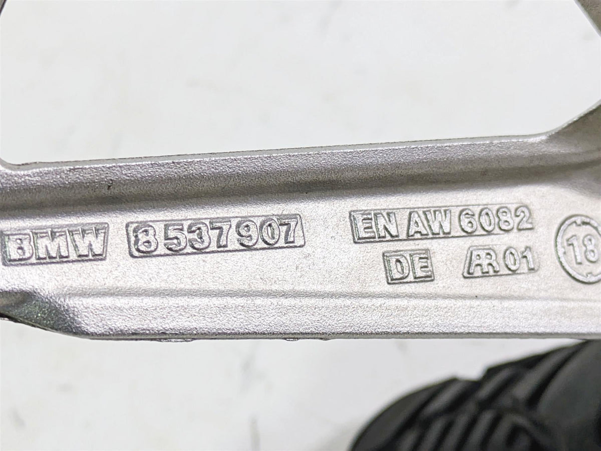 2018 BMW R1200GS GSW K50 Rear Passenger Footpeg Set 46718528793 46718528794 {{ shop.shopifyCountryName }} - Mototech271