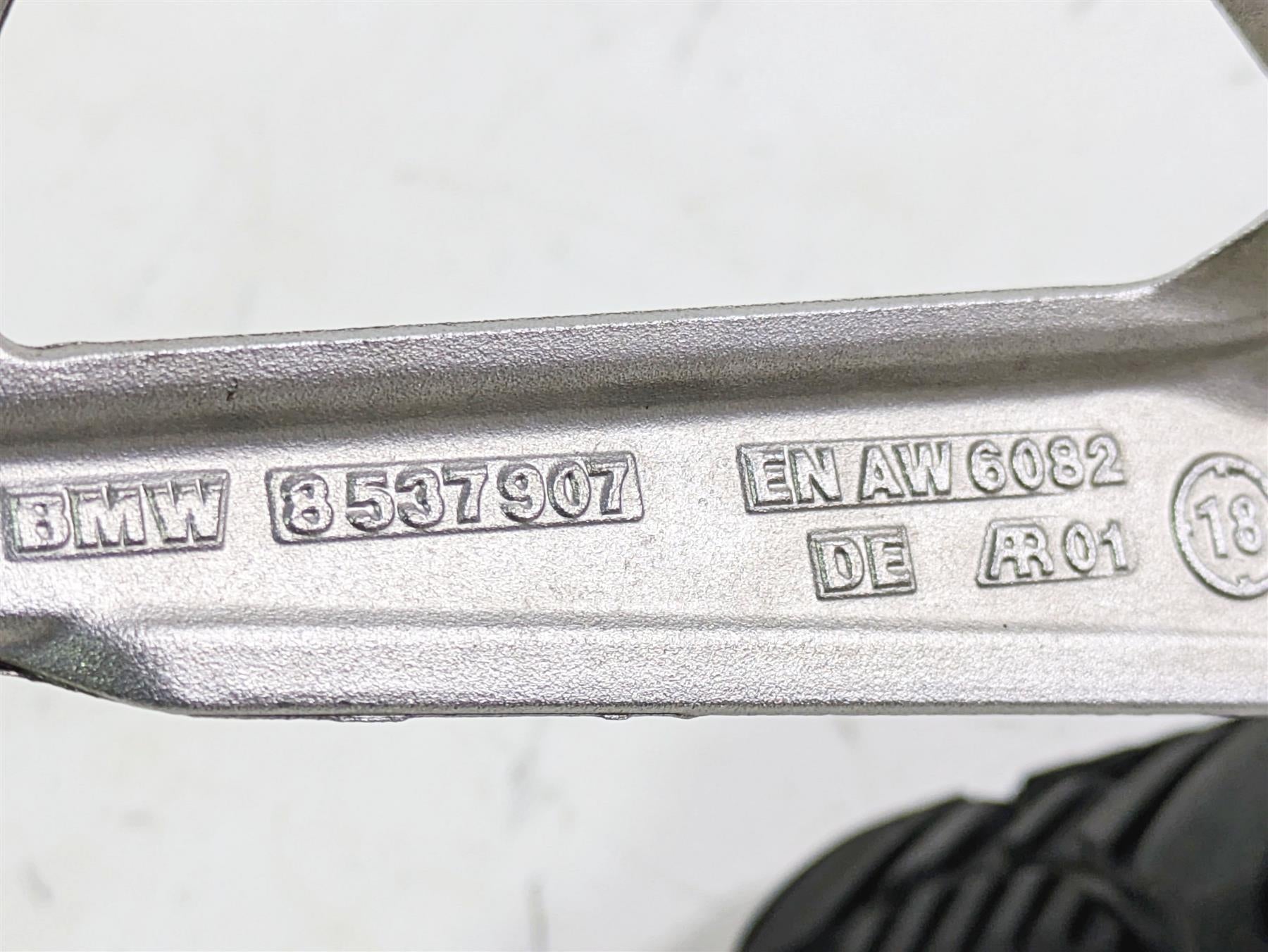 2018 BMW R1200GS GSW K50 Rear Passenger Footpeg Set 46718528793 46718528794 {{ shop.shopifyCountryName }} - Mototech271
