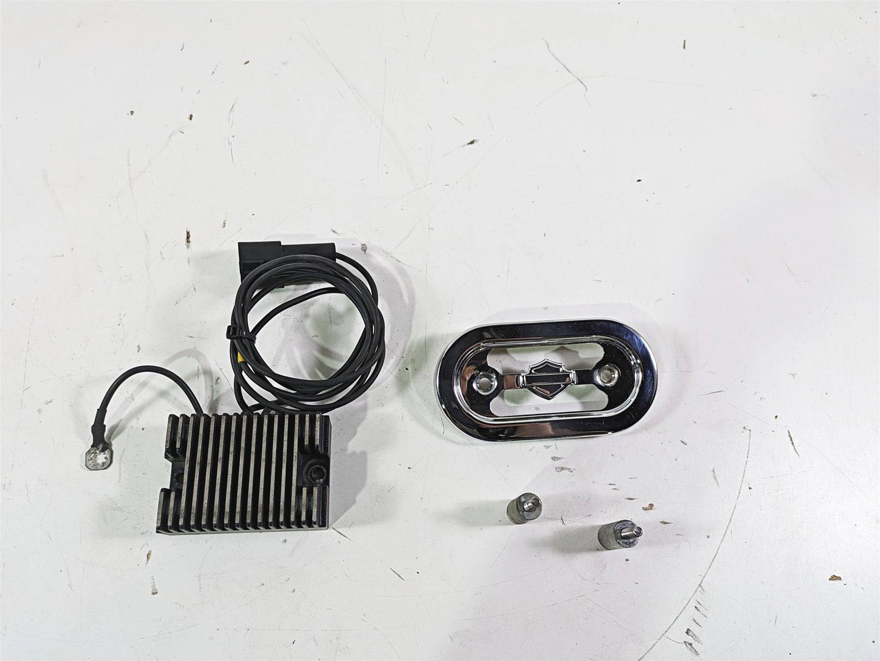2003 Harley Dyna FXDL Low Rider 100TH Rectifier Voltage Regulator 74518-99A {{ shop.shopifyCountryName }} - Mototech271