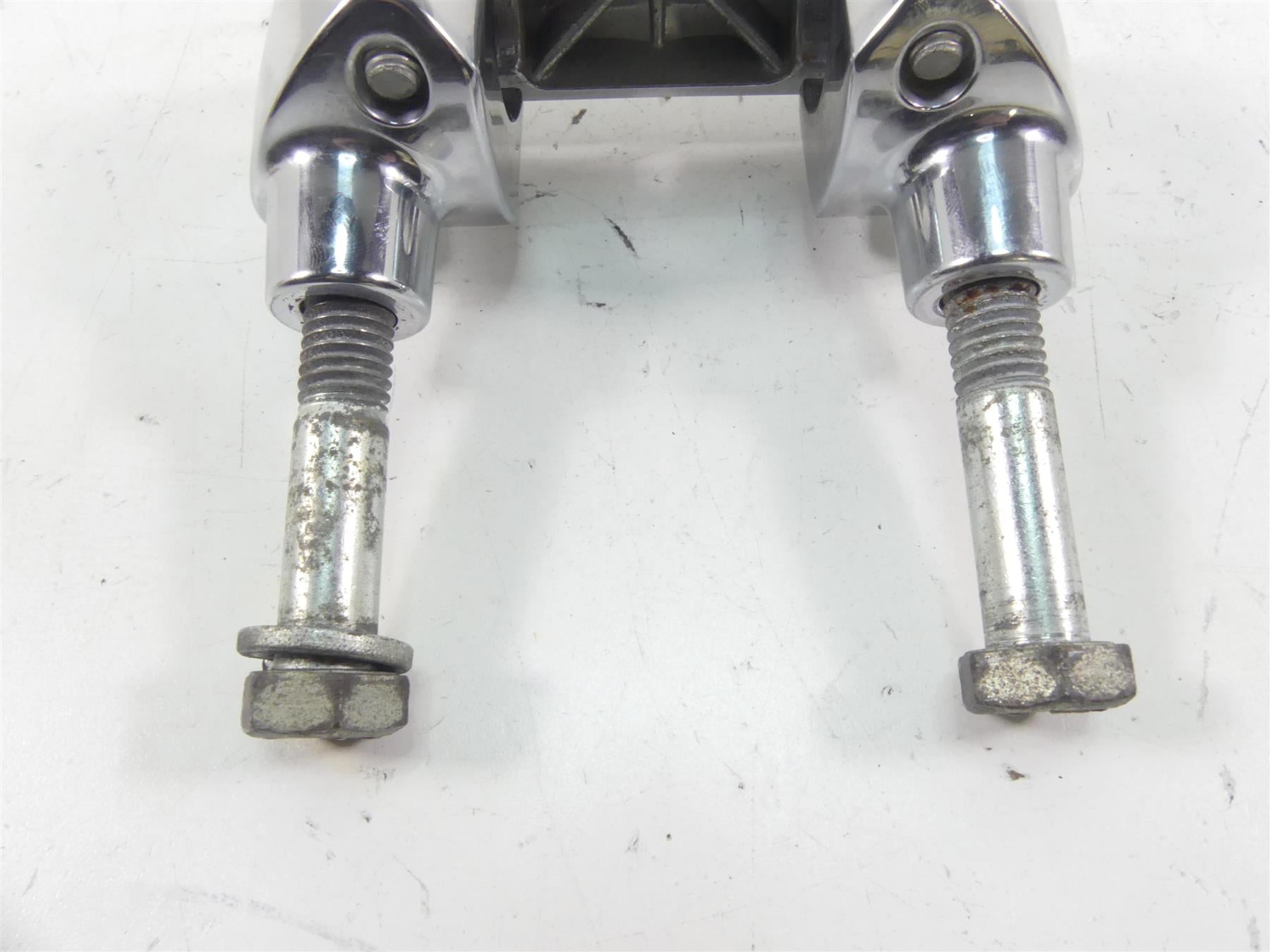 1998 Harley Dyna FXDL Low Rider Handlebar Riser Holder Clamps 56119-77A {{ shop.shopifyCountryName }} - Mototech271
