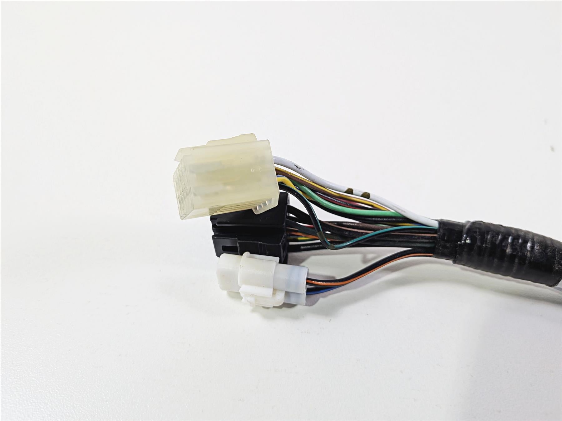 2024 Suzuki GSXR600 Gauges Cluster Headlight Wiring Harness 36620-14J11 {{ shop.shopifyCountryName }} - Mototech271
