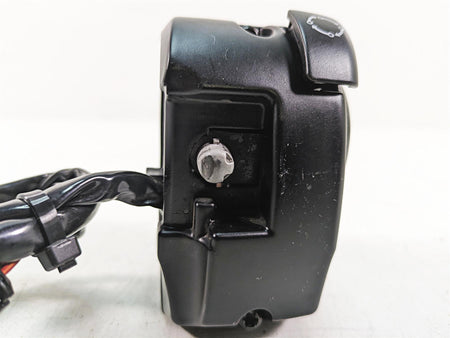 2020 Harley Touring FLHX Street Glide Left Hand Traction Control Switch 71500128 {{ shop.shopifyCountryName }} - Mototech271