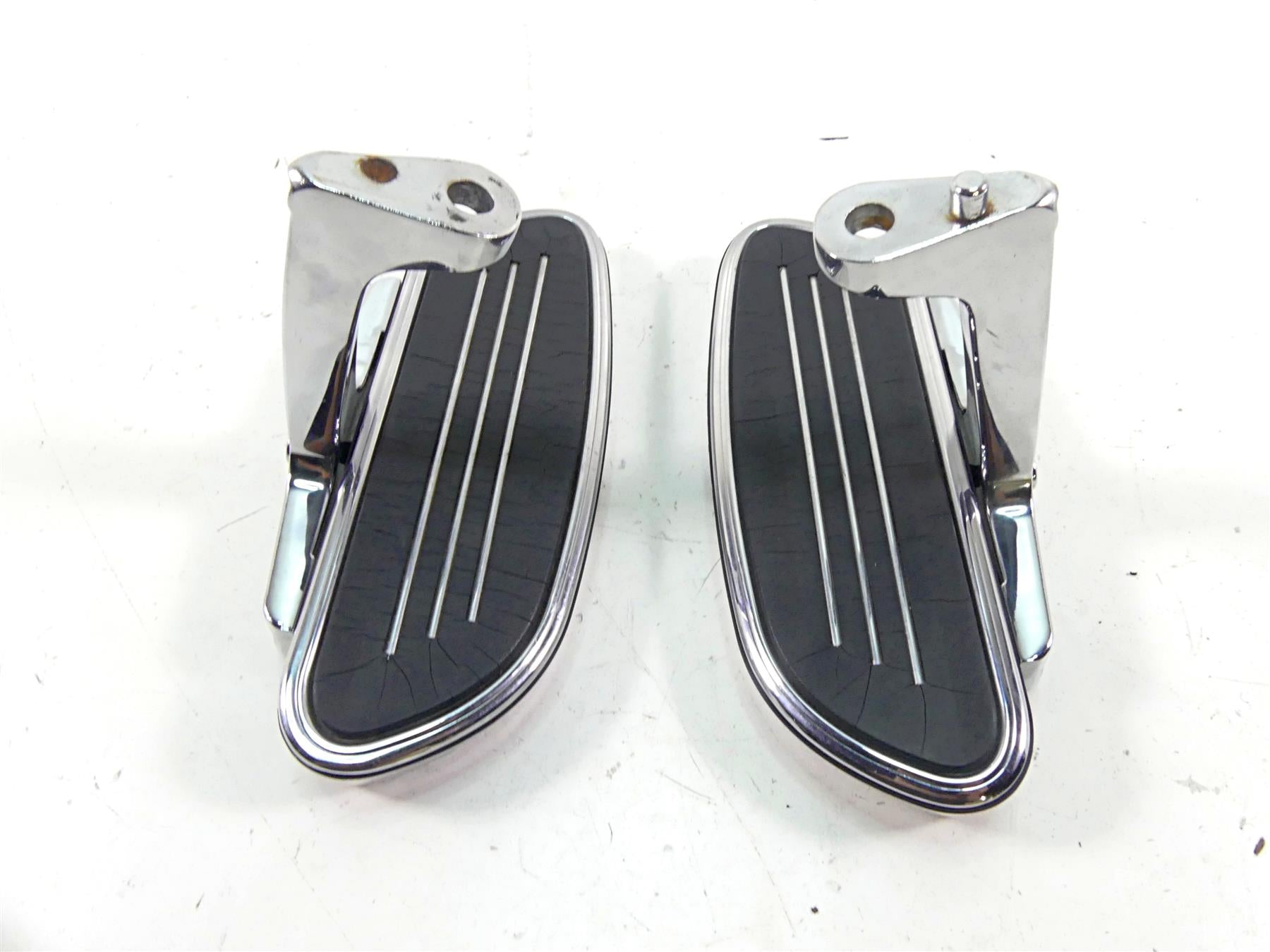 2008 Harley Touring FLHX Street Glide Rear Passenger Footpeg Foot Rest Set {{ shop.shopifyCountryName }} - Mototech271