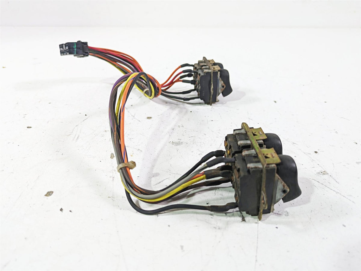 2003 Harley Touring FLHTCUI 100TH E-Glide Auxiliary Switch Set Cruise 70271-98 {{ shop.shopifyCountryName }} - Mototech271