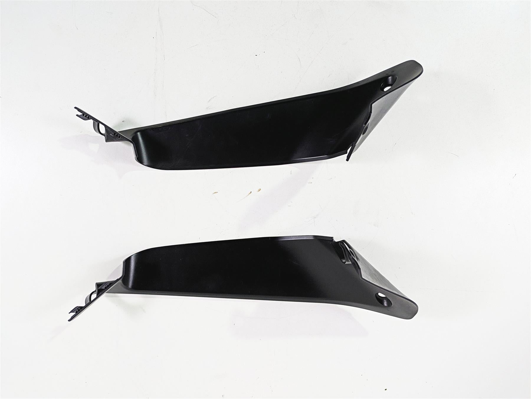 2019 Ducati Supersport 939 S Front Infill Cover Fairing Trim Set 48018752A {{ shop.shopifyCountryName }} - Mototech271
