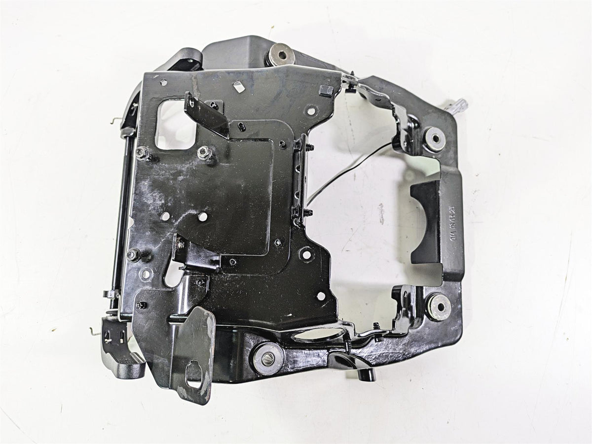 2018 Indian Chieftain Limited Front Fairing Stay Holder Carrier 1022608 {{ shop.shopifyCountryName }} - Mototech271
