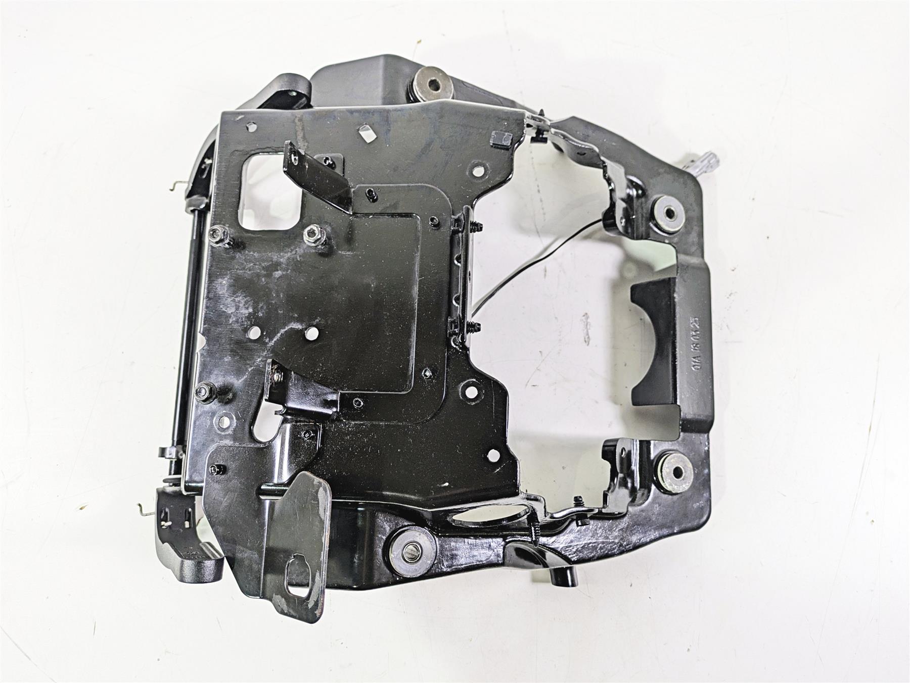 2018 Indian Chieftain Limited Front Fairing Stay Holder Carrier 1022608 {{ shop.shopifyCountryName }} - Mototech271