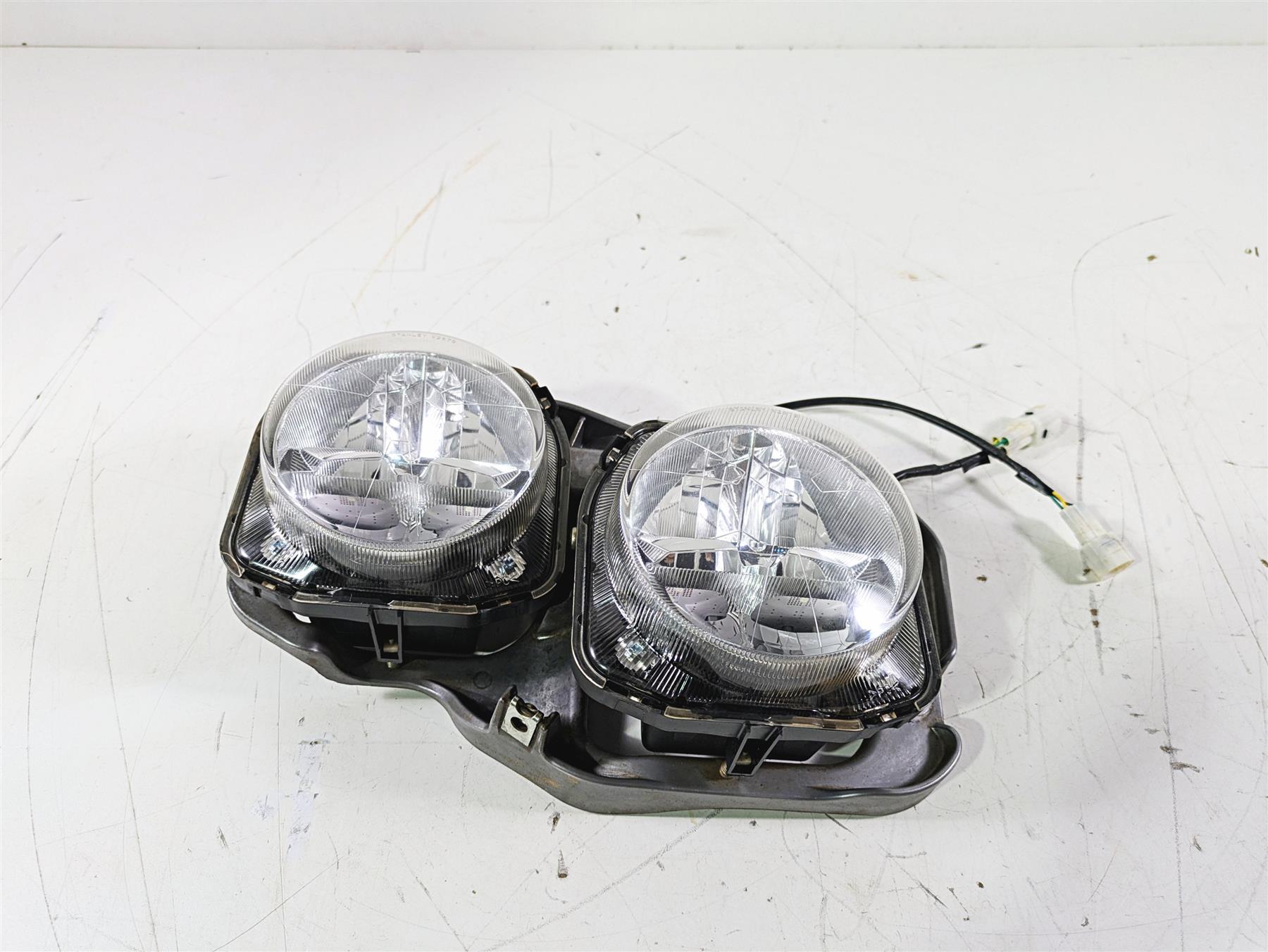 2022 Yamaha YXZ1000 R Right Headlight Head Light Lamp Set 2UD-84300-00-00 {{ shop.shopifyCountryName }} - Mototech271