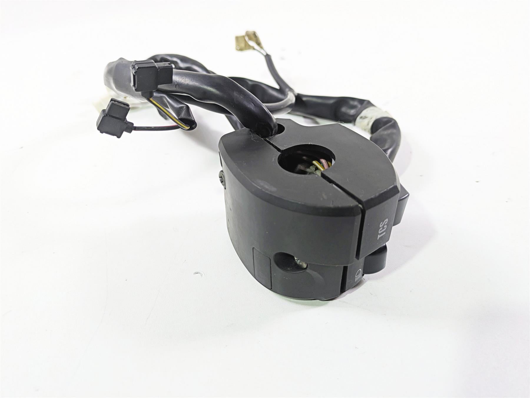 2014 Yamaha YZFR1 R1 RN22 Left Hand Control Switch 1KB-83972-00-00 {{ shop.shopifyCountryName }} - Mototech271
