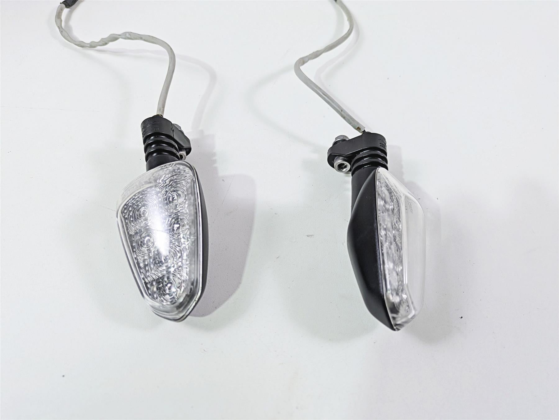 2024 Triumph Tiger 900 GT Rear Blinker Turn Signal Set T2707333 {{ shop.shopifyCountryName }} - Mototech271