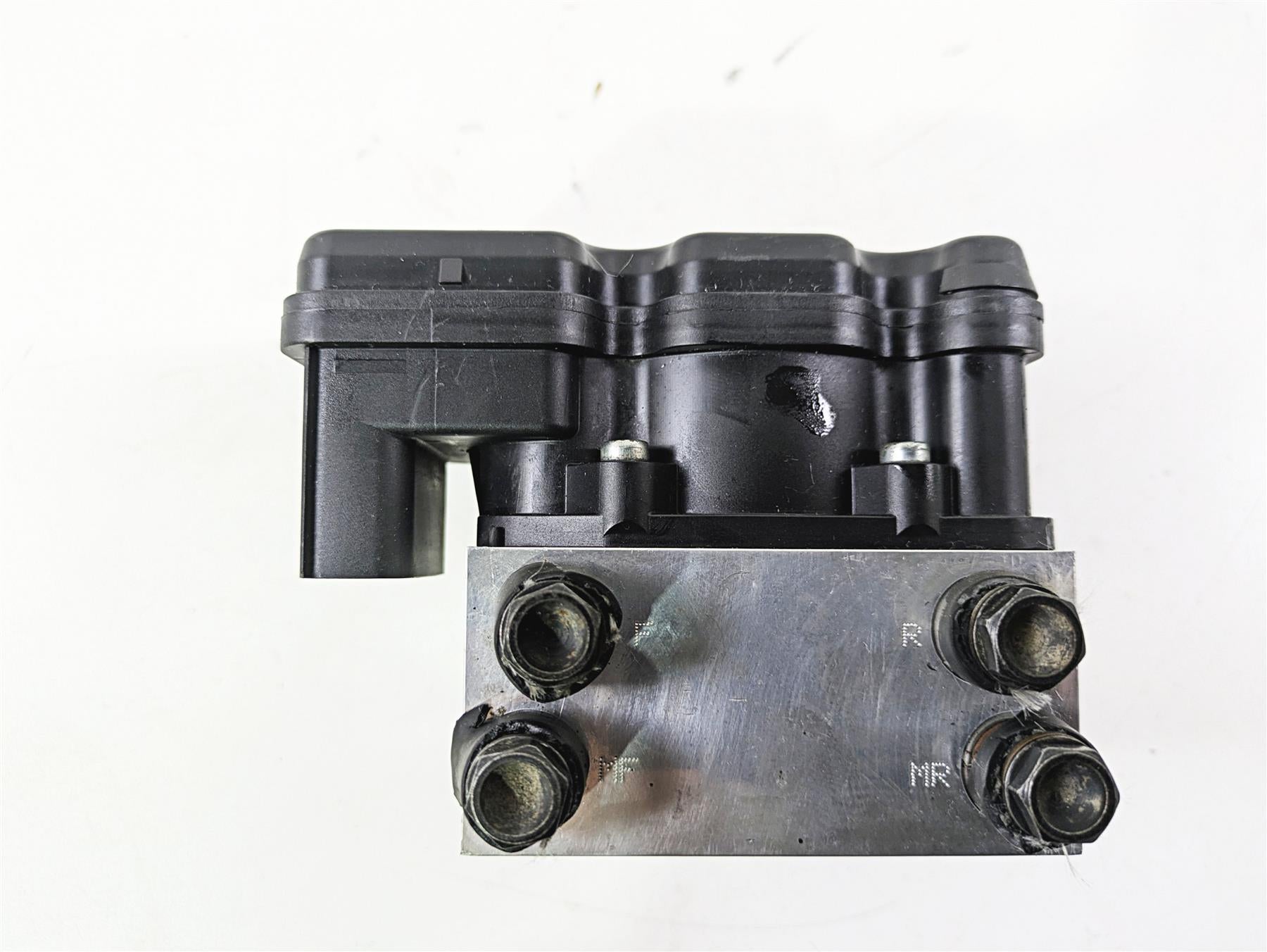 2011 Harley Touring FLHTCUSE CVO E-Glide Abs Brake Pump Module 40601-08A {{ shop.shopifyCountryName }} - Mototech271