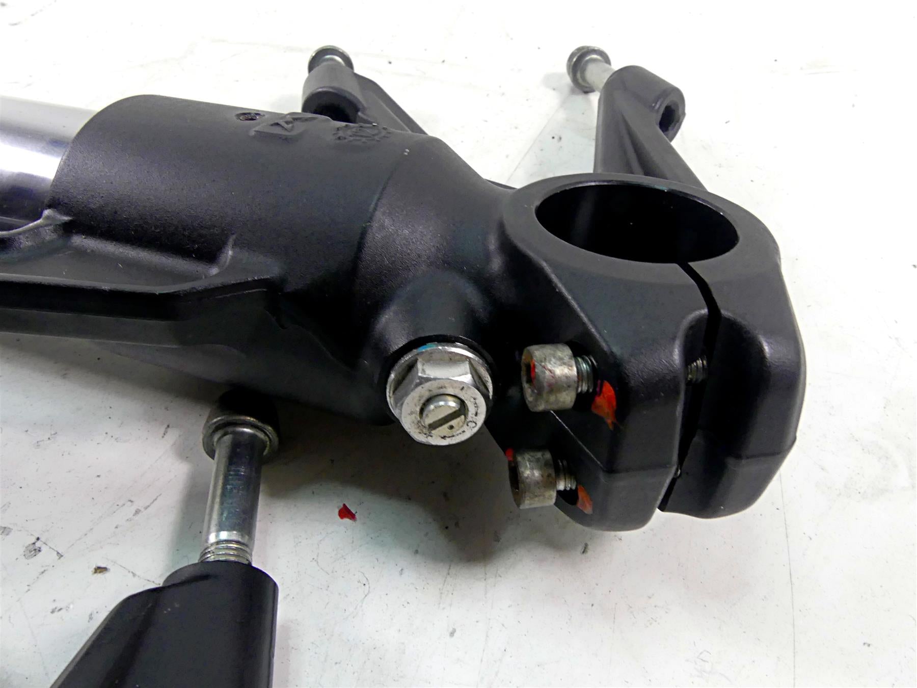 2013 Ducati Diavel Red Front Straight Fork Leg Set 34420342A 34520343A {{ shop.shopifyCountryName }} - Mototech271