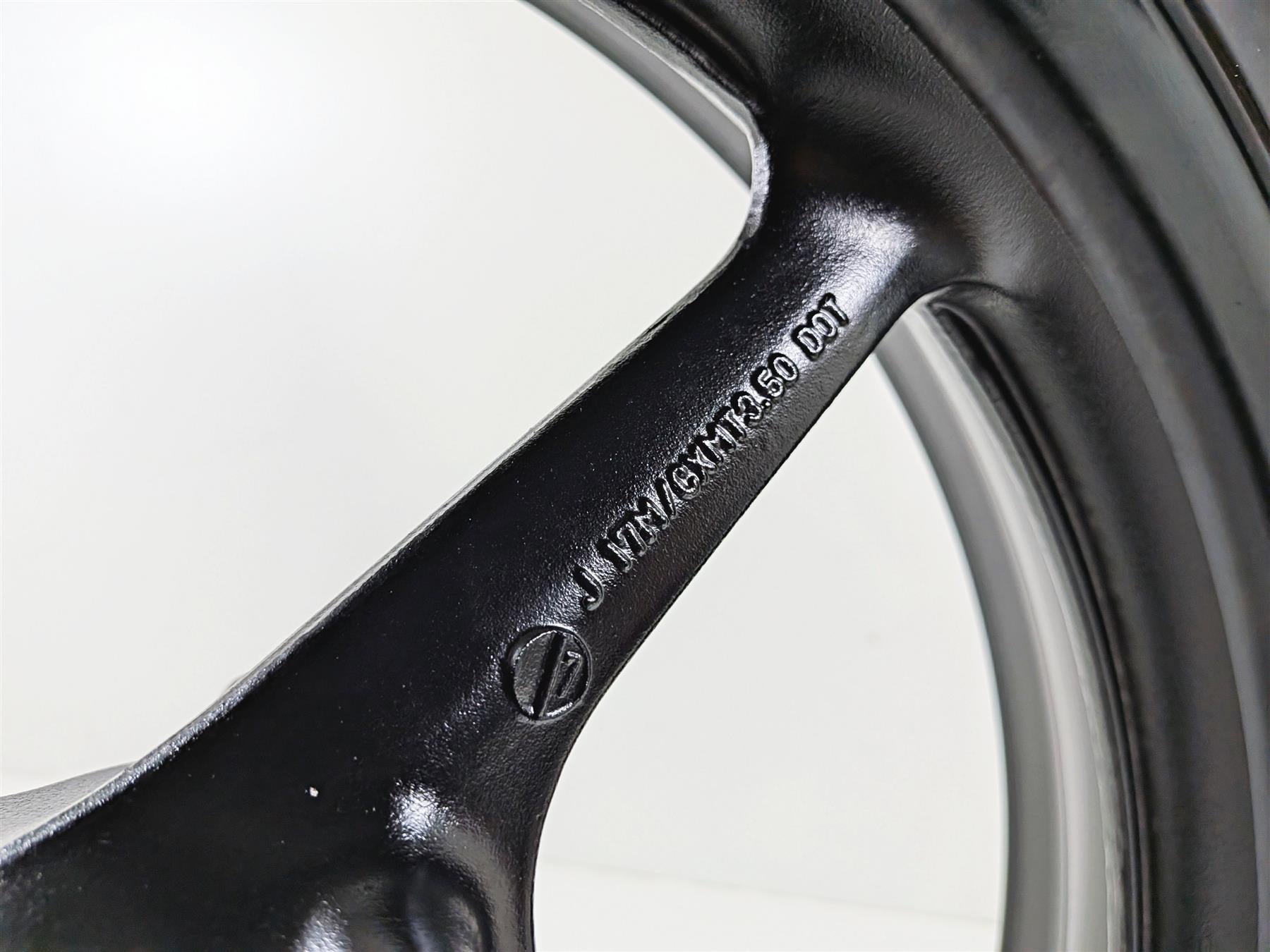 2008 Yamaha YZF R1 RN19 Straight Black Front Wheel Rim 17x3.5 5VY-25168-00 {{ shop.shopifyCountryName }} - Mototech271