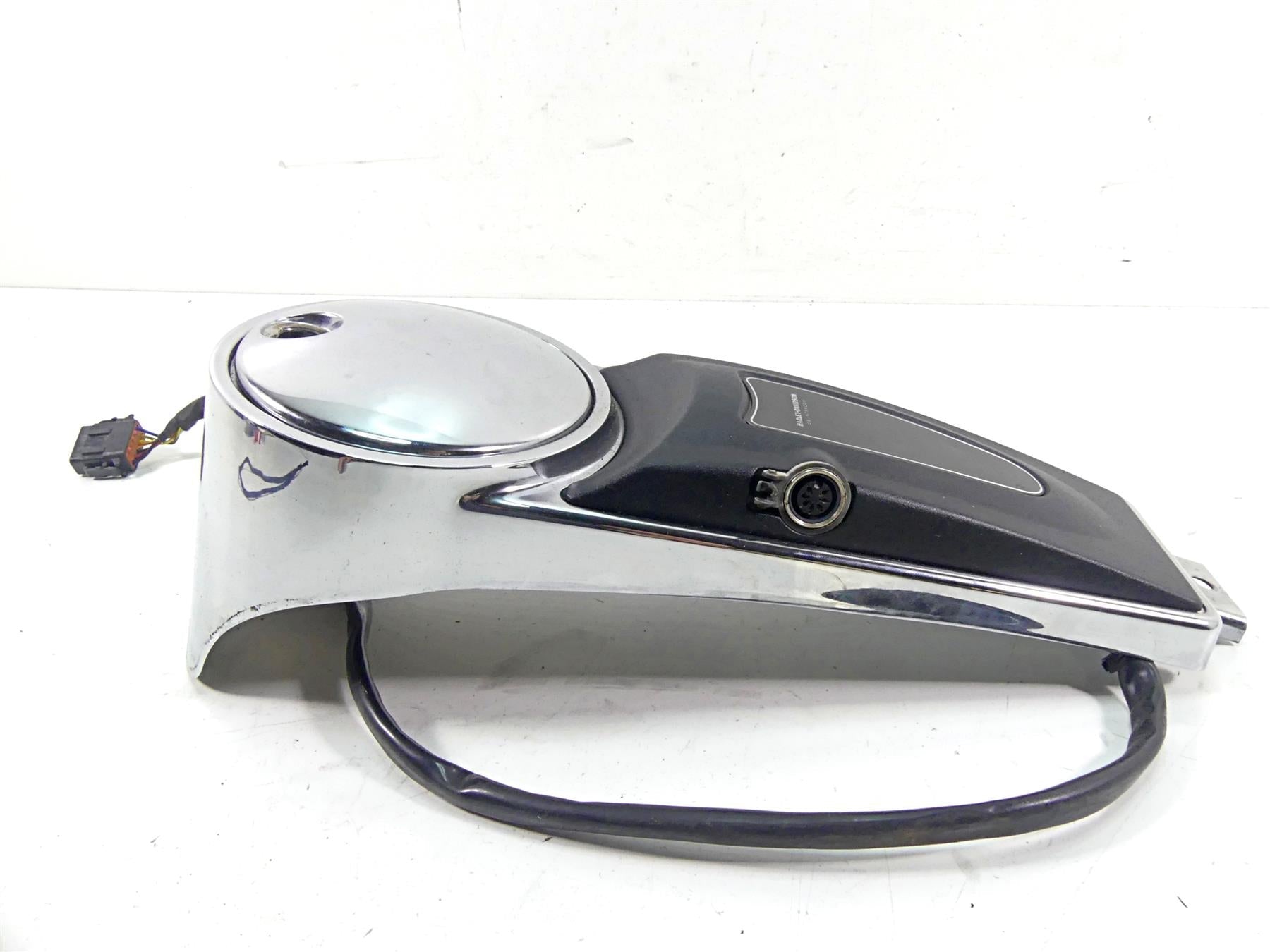 2004 Harley Touring FLHTCUI Electra Glide Fuel Tank Dash Cover 61270-98A {{ shop.shopifyCountryName }} - Mototech271