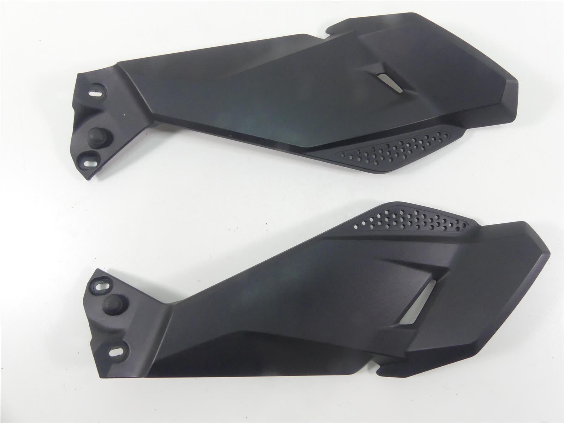 2019 BMW R1250GS K50 Under Tank Molded Leg Fairing Set 46638556637 46638556638 {{ shop.shopifyCountryName }} - Mototech271