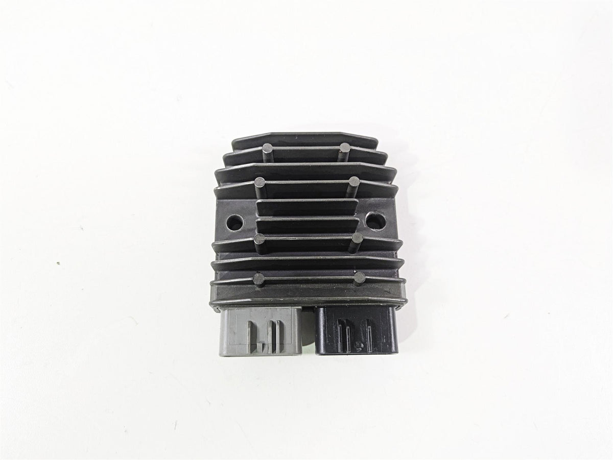 2014 Yamaha YZFR1 R1 RN22 Rectifier Voltage Regulator 1D7-81960-01-00 FH012AA {{ shop.shopifyCountryName }} - Mototech271