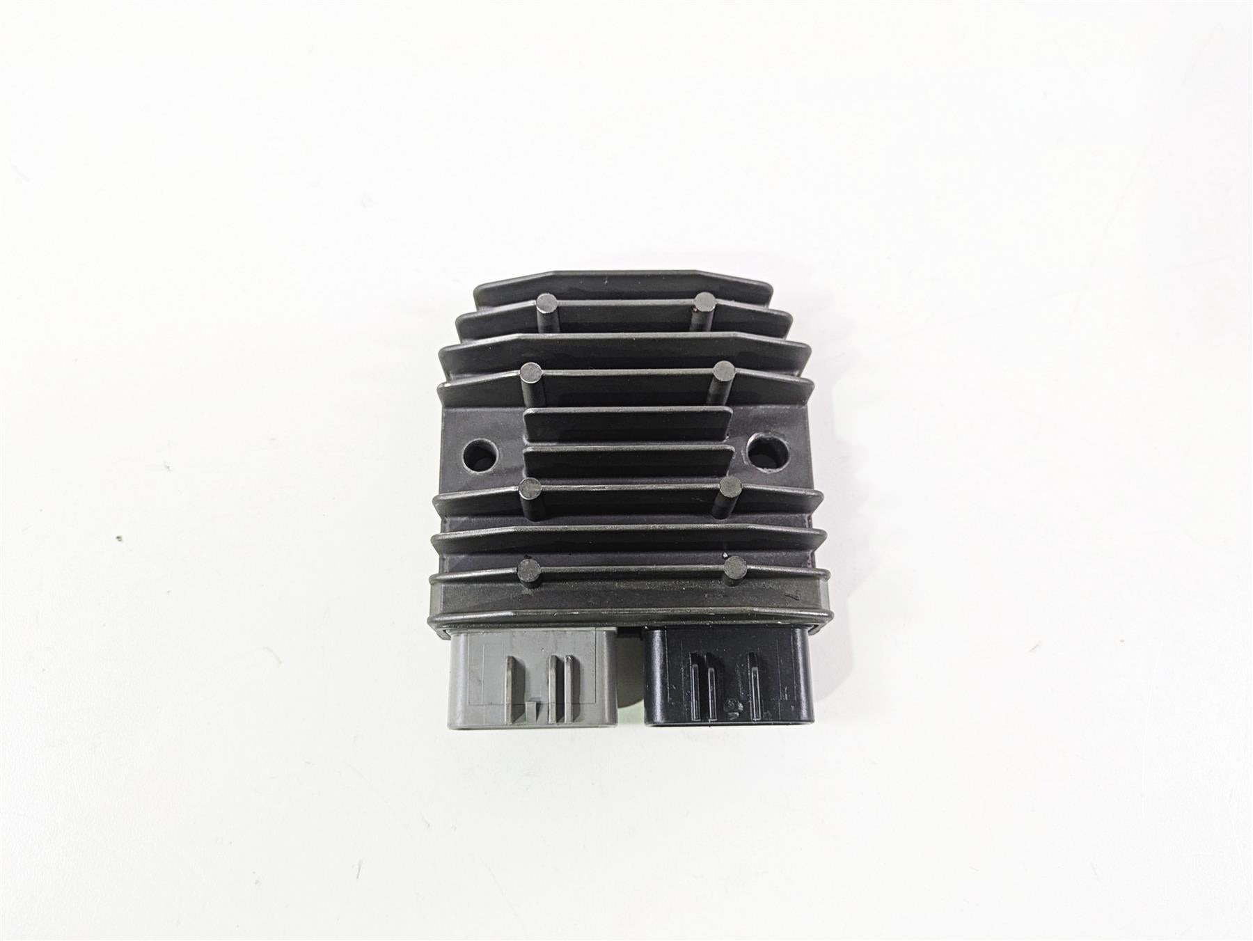 2014 Yamaha YZFR1 R1 RN22 Rectifier Voltage Regulator 1D7-81960-01-00 FH012AA {{ shop.shopifyCountryName }} - Mototech271