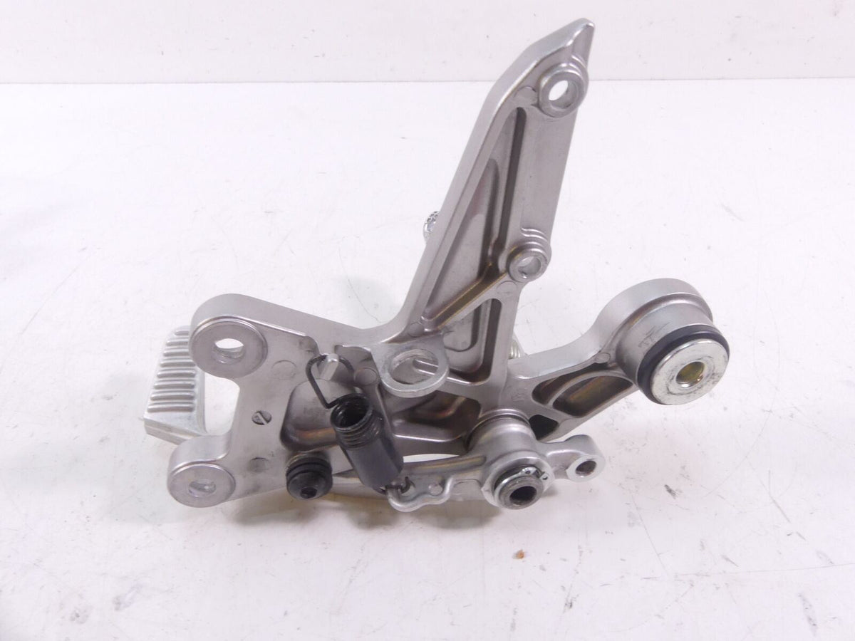 2014 Honda CBR1000 SP Fireblade Right Front Footpeg Brake Pedal 50600-MGPD60 {{ shop.shopifyCountryName }} - Mototech271