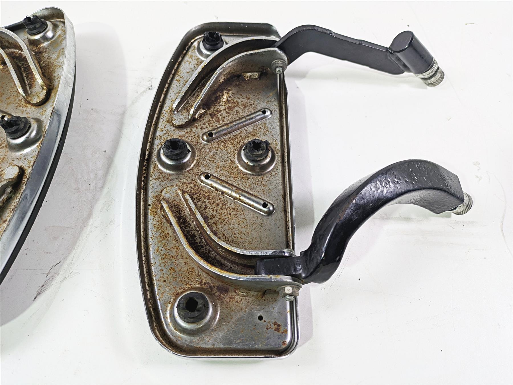 1999 Harley Touring FLHTCUI E-Glide Front Rider Floor Board Set 50621-79A {{ shop.shopifyCountryName }} - Mototech271