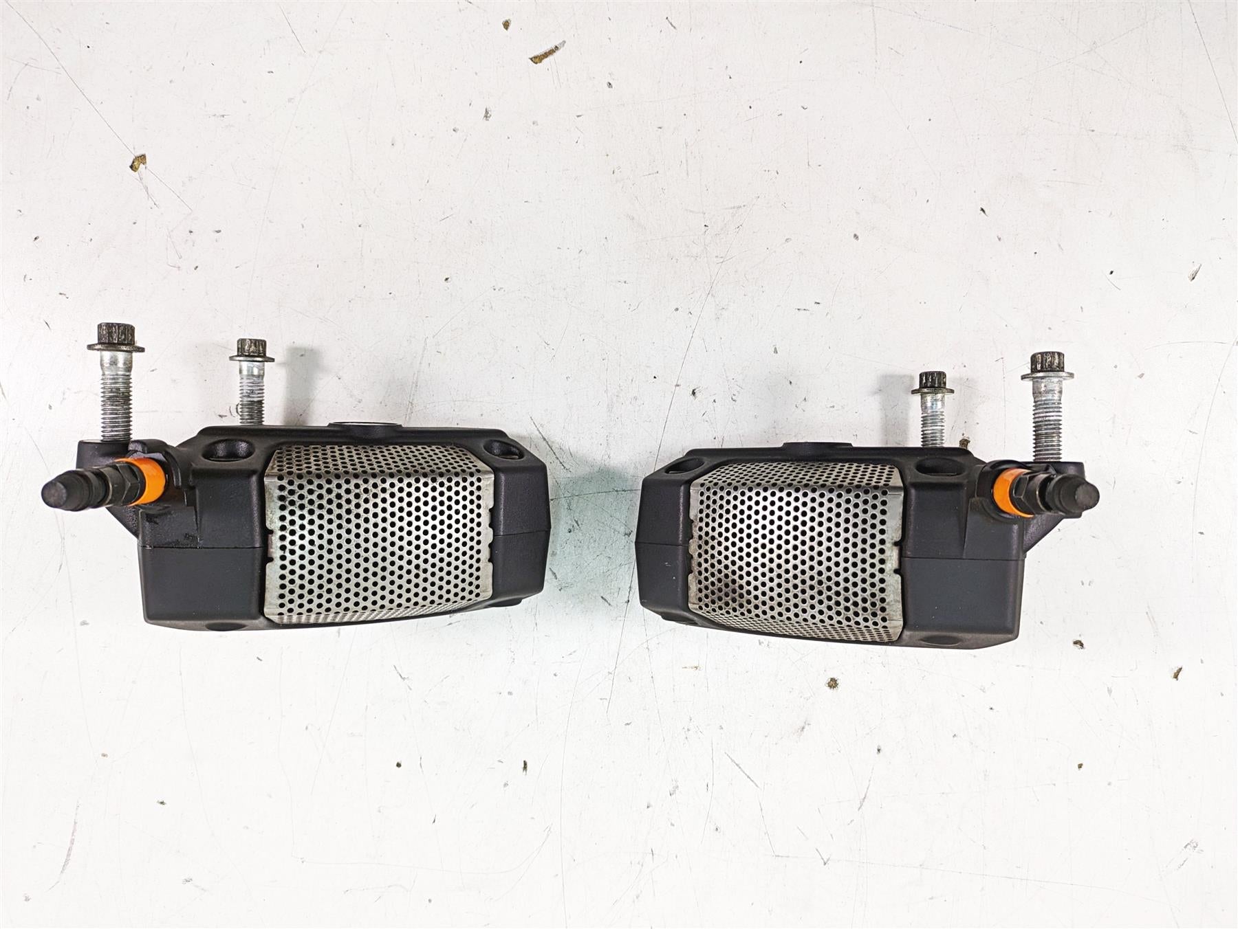 2008 Harley FLHTCU Electra Glide Front Brake Caliper Set 43027-08 44023-08 {{ shop.shopifyCountryName }} - Mototech271