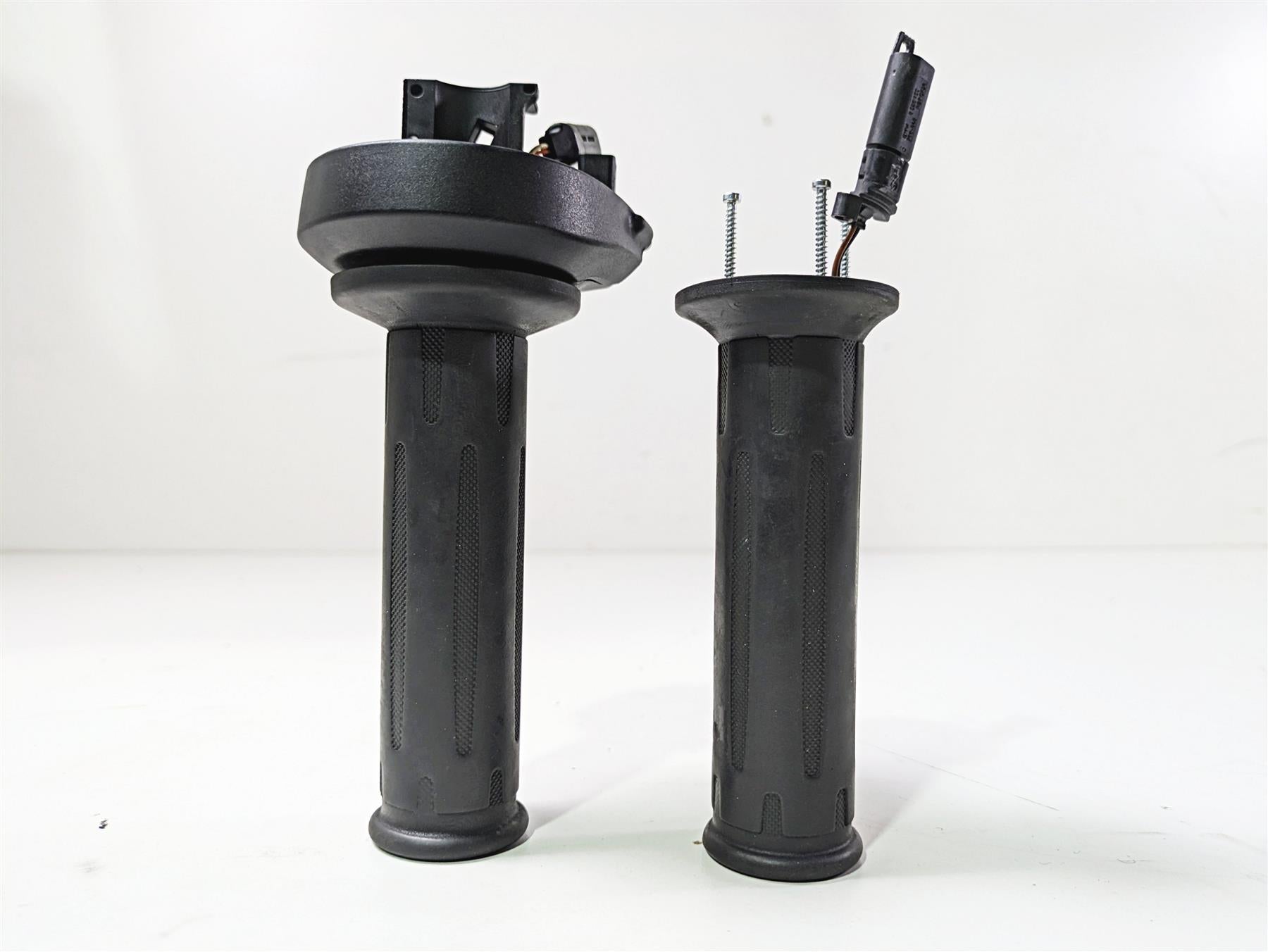 2019 BMW S1000XR K49 Heated Left Right Hand Grip -Cruise 61318552124 61318554007 {{ shop.shopifyCountryName }} - Mototech271