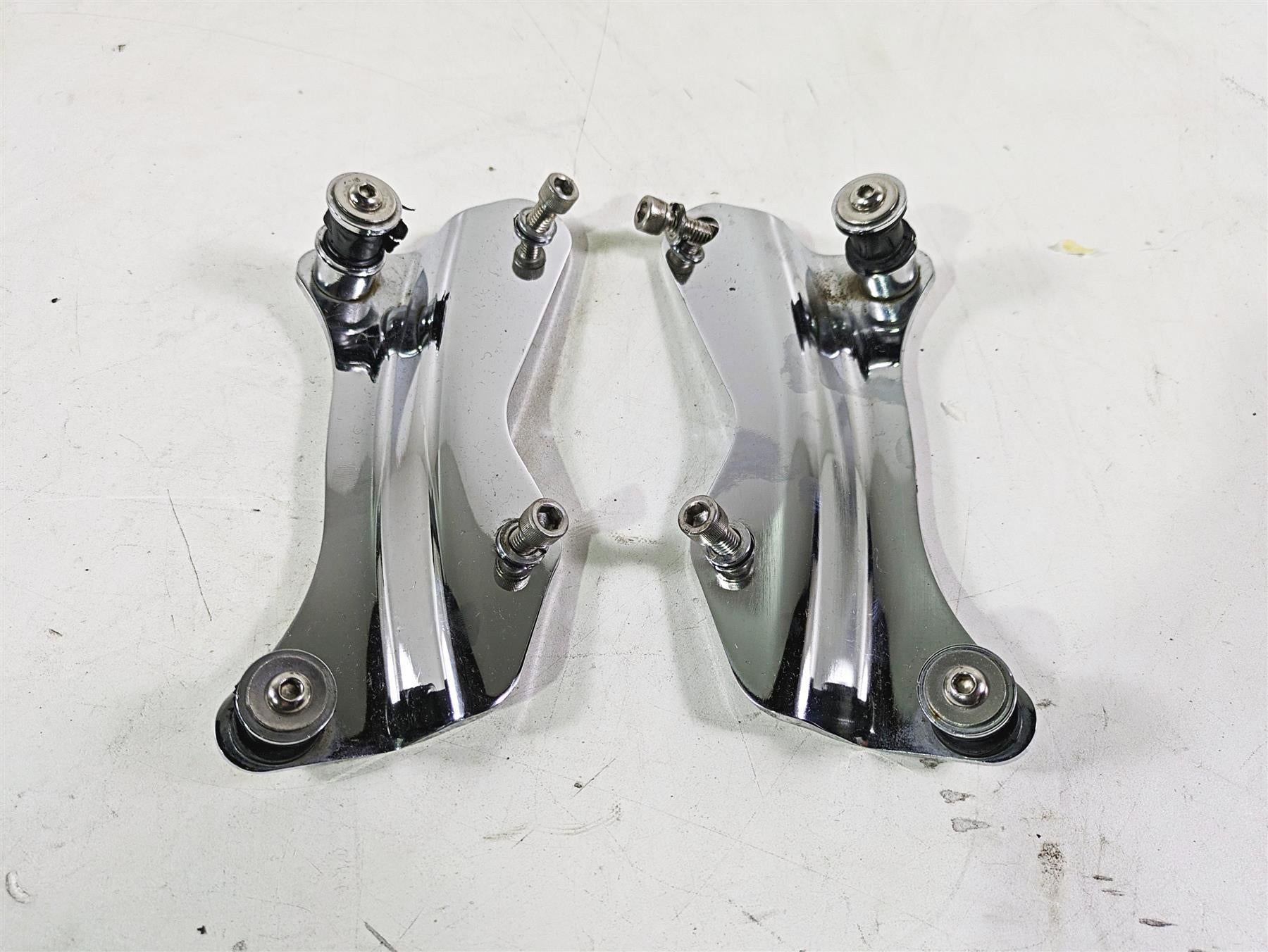2017 Harley Touring FLTRXS Road Glide Rear Luggage Rack Quick Release 52300353 {{ shop.shopifyCountryName }} - Mototech271