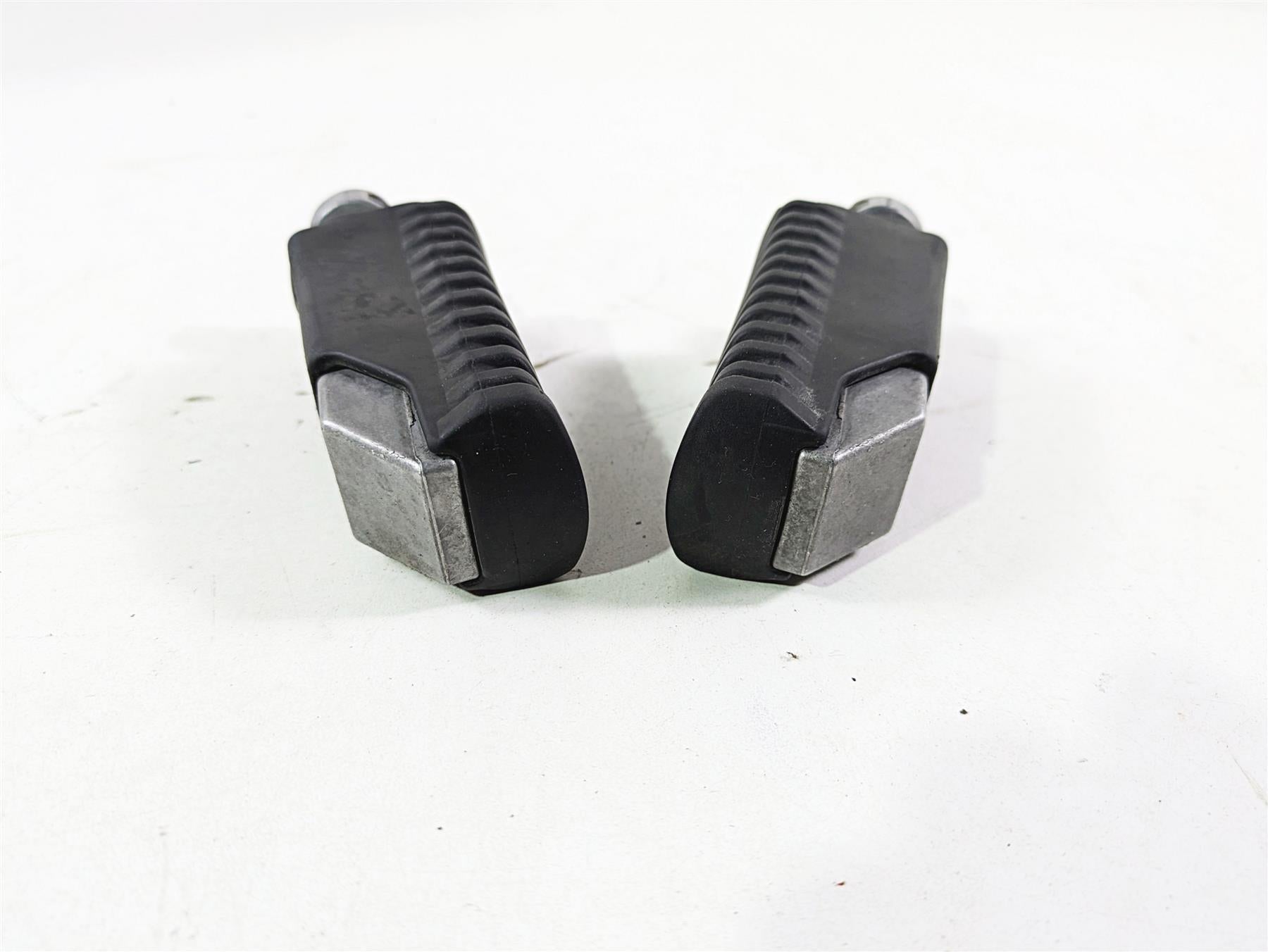 2009 BMW R1200GS K255 Adv Rear Passenger Foot Peg Set 46712310403 46712310404 {{ shop.shopifyCountryName }} - Mototech271