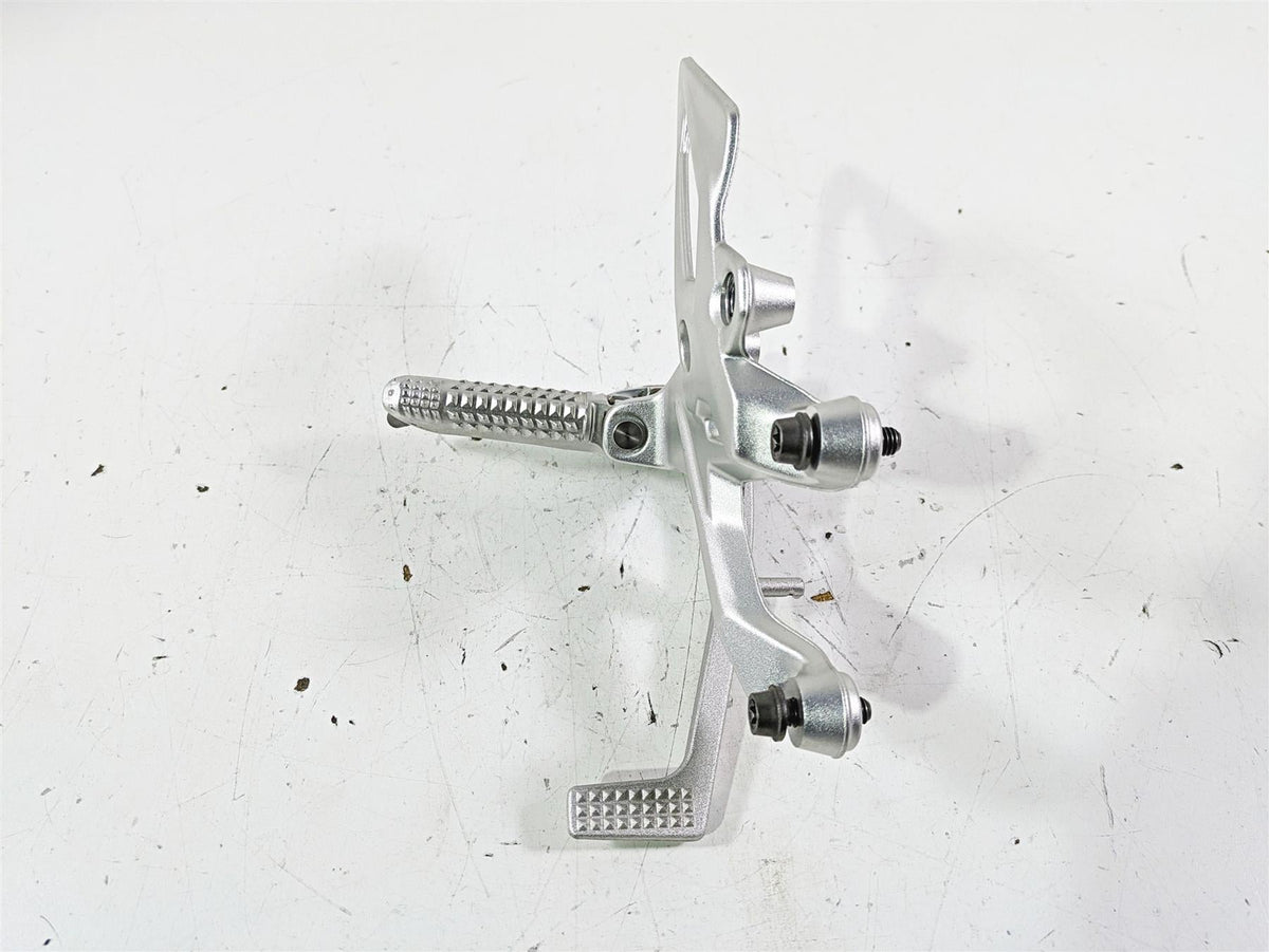 2017 BMW S1000R K47 Right Rider Footpeg & Brake Pedal Set 46718562398 8542083 {{ shop.shopifyCountryName }} - Mototech271