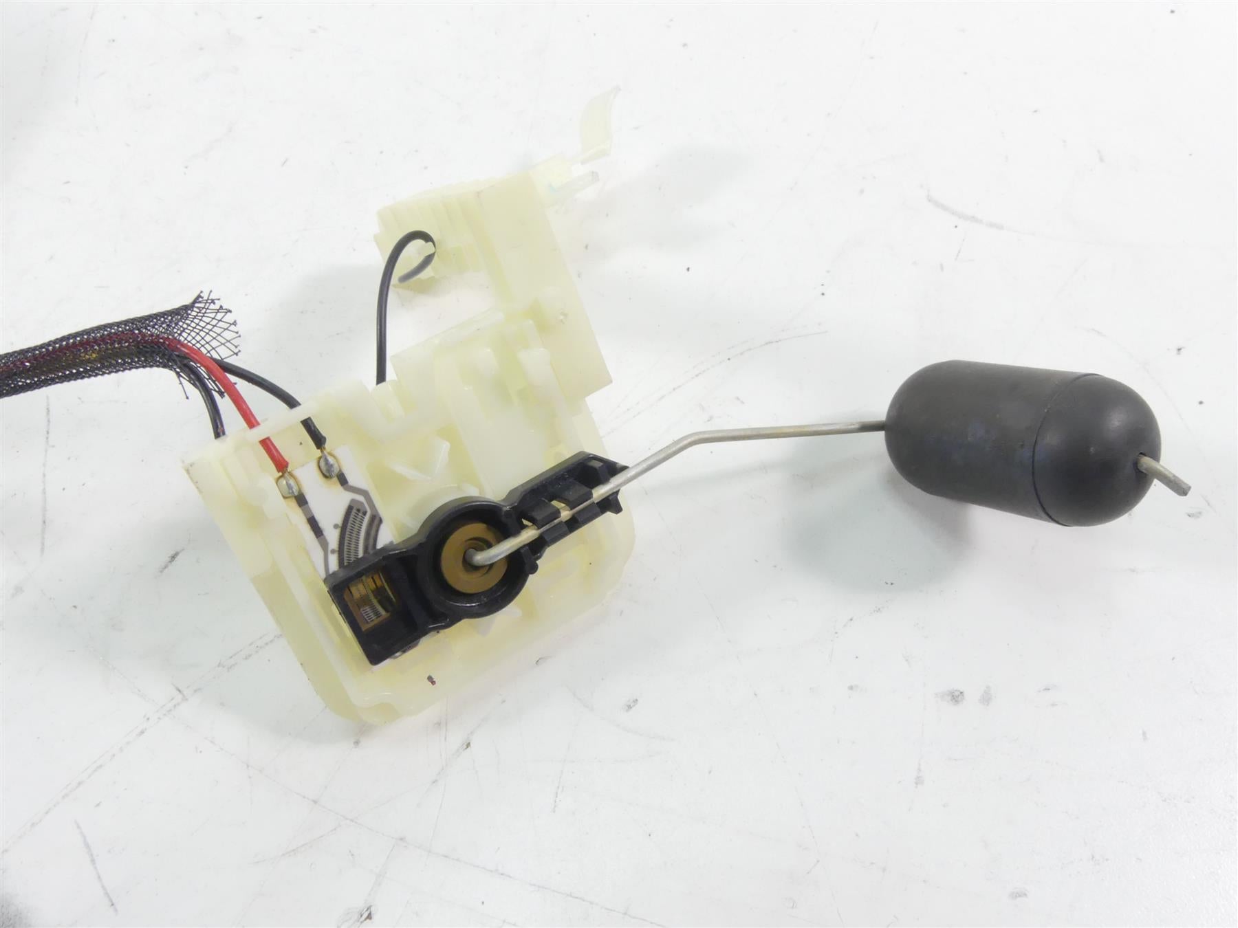 2013 Harley FXDWG Dyna Wide Glide Fuel Petrol Gas Pump & Sending Unit 75246-04 {{ shop.shopifyCountryName }} - Mototech271