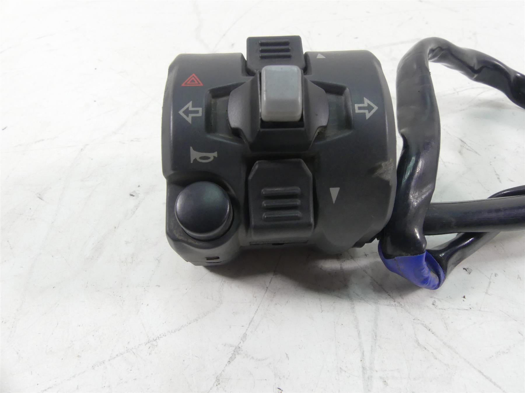 2018 Ducati Hypermotard 939 SP Left Hand Blinker Control Switch -Read 65110142A {{ shop.shopifyCountryName }} - Mototech271