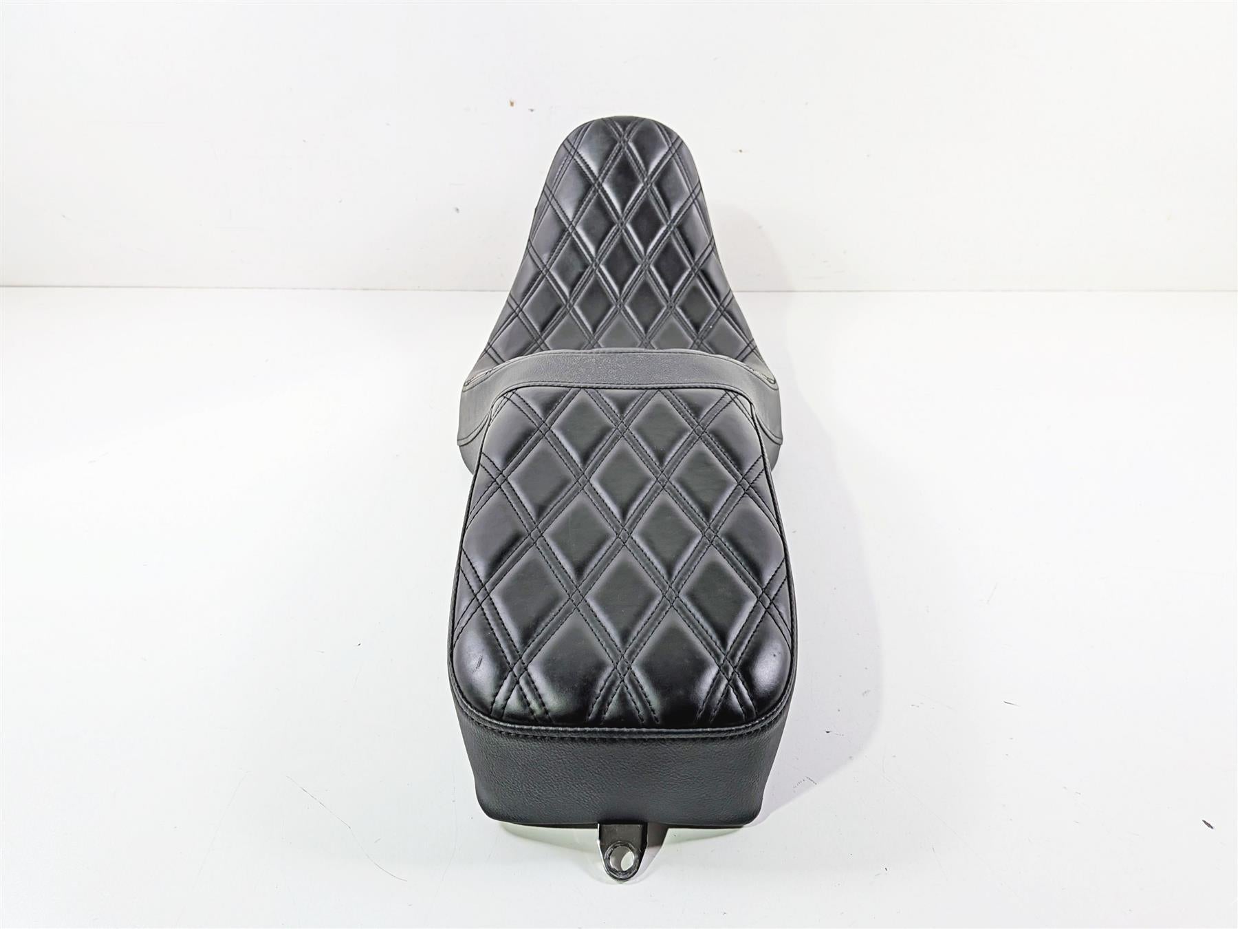 2006 Harley Dyna FXDBI Drag Specialties Predator 2Up Seat - Read 0803-0541 {{ shop.shopifyCountryName }} - Mototech271