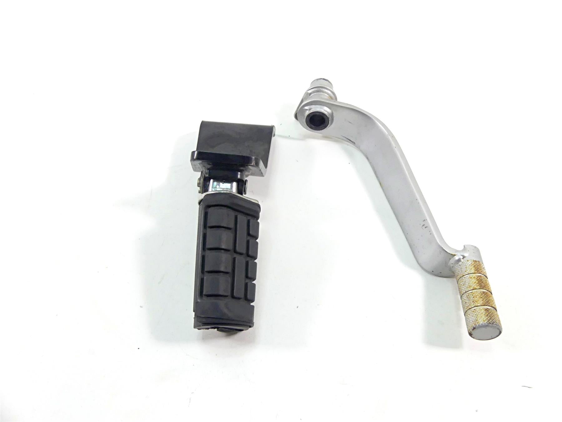 2010 Honda VT1300 CR Stateline Right Foot Peg Brake Pedal Set 50615-MFY-A00 {{ shop.shopifyCountryName }} - Mototech271
