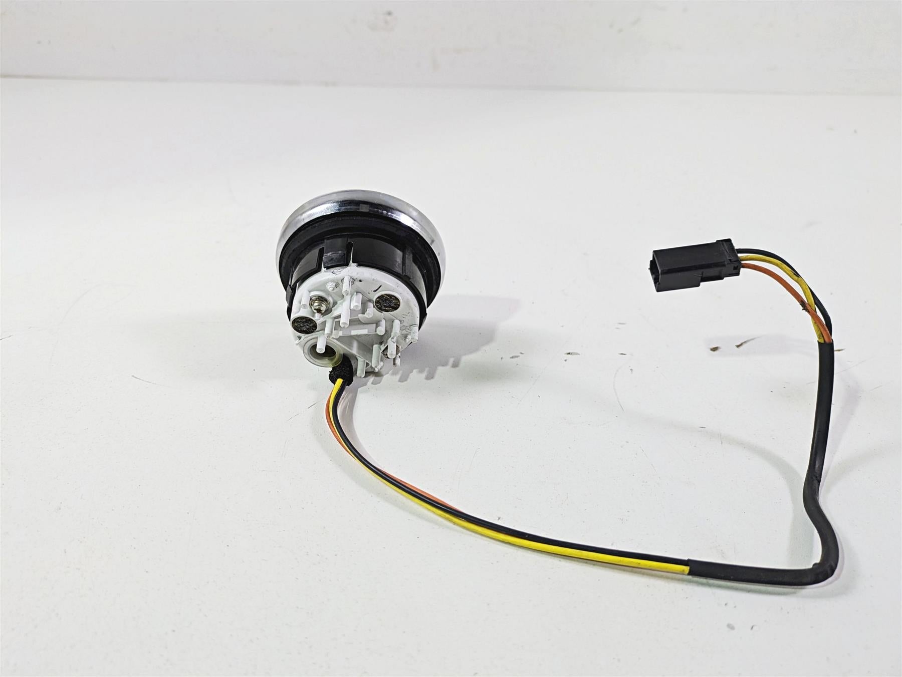 2014 Harley FLS Softail Slim Fuel Gas Petrol Level Gauge - Read 75241-08 {{ shop.shopifyCountryName }} - Mototech271