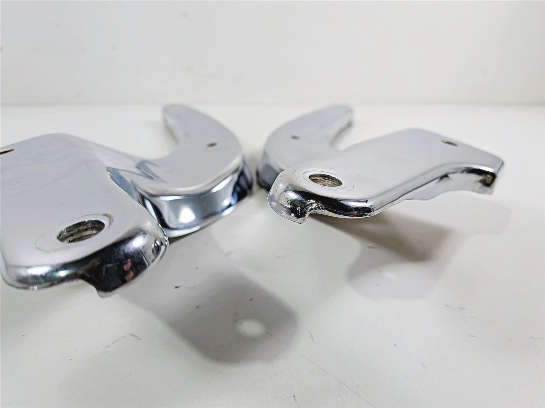 2006 Suzuki C90 VL1500T Boulevard Rear Fender Chrome Struts Mounts 41610-10F30 {{ shop.shopifyCountryName }} - Mototech271