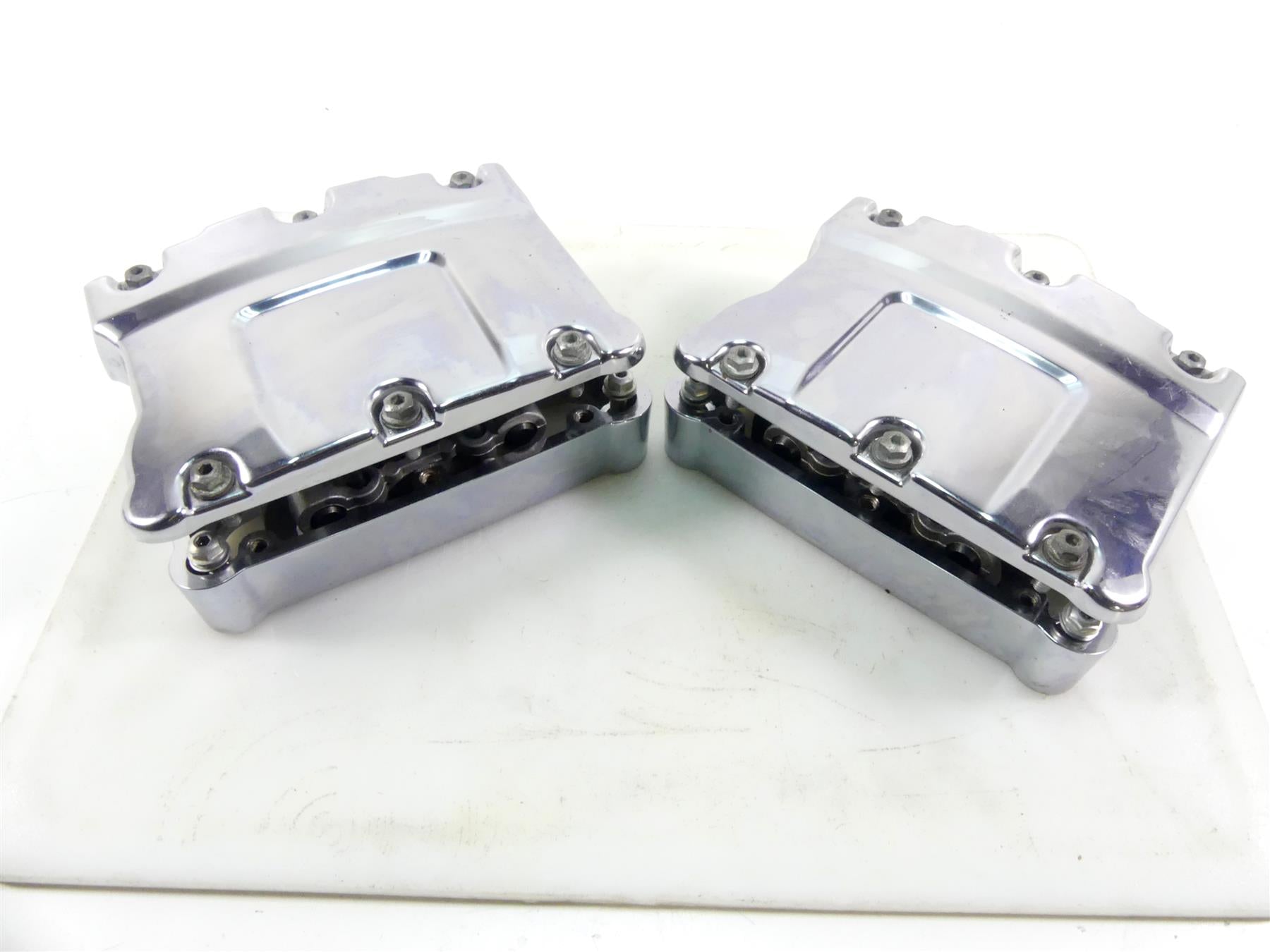 2017 Harley Softail FXSB Breakout Chrome Valve Cover Rocker Box Set 17571-99 {{ shop.shopifyCountryName }} - Mototech271