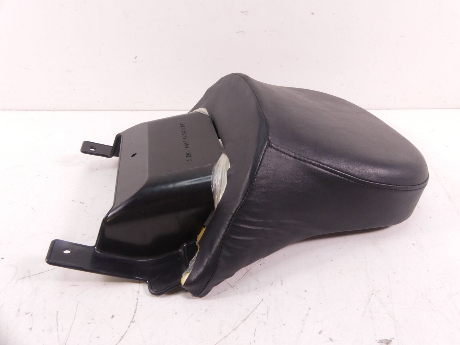 2009 Harley VRSCAW V-Rod Rear Passenger Seat Saddle - Nice 52387-07 {{ shop.shopifyCountryName }} - Mototech271