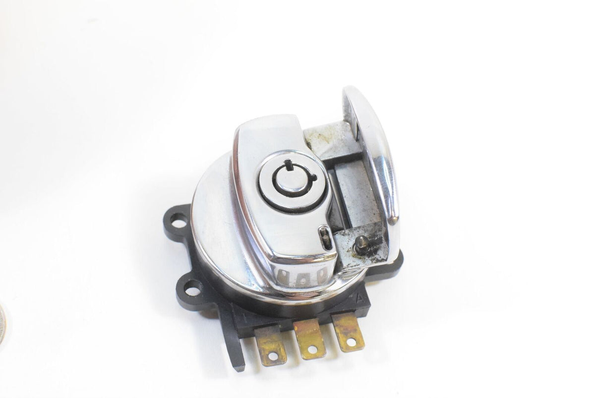 1999 Harley FLSTS Softail Heritage Springer Igniton Switch Key Lock Set {{ shop.shopifyCountryName }} - Mototech271