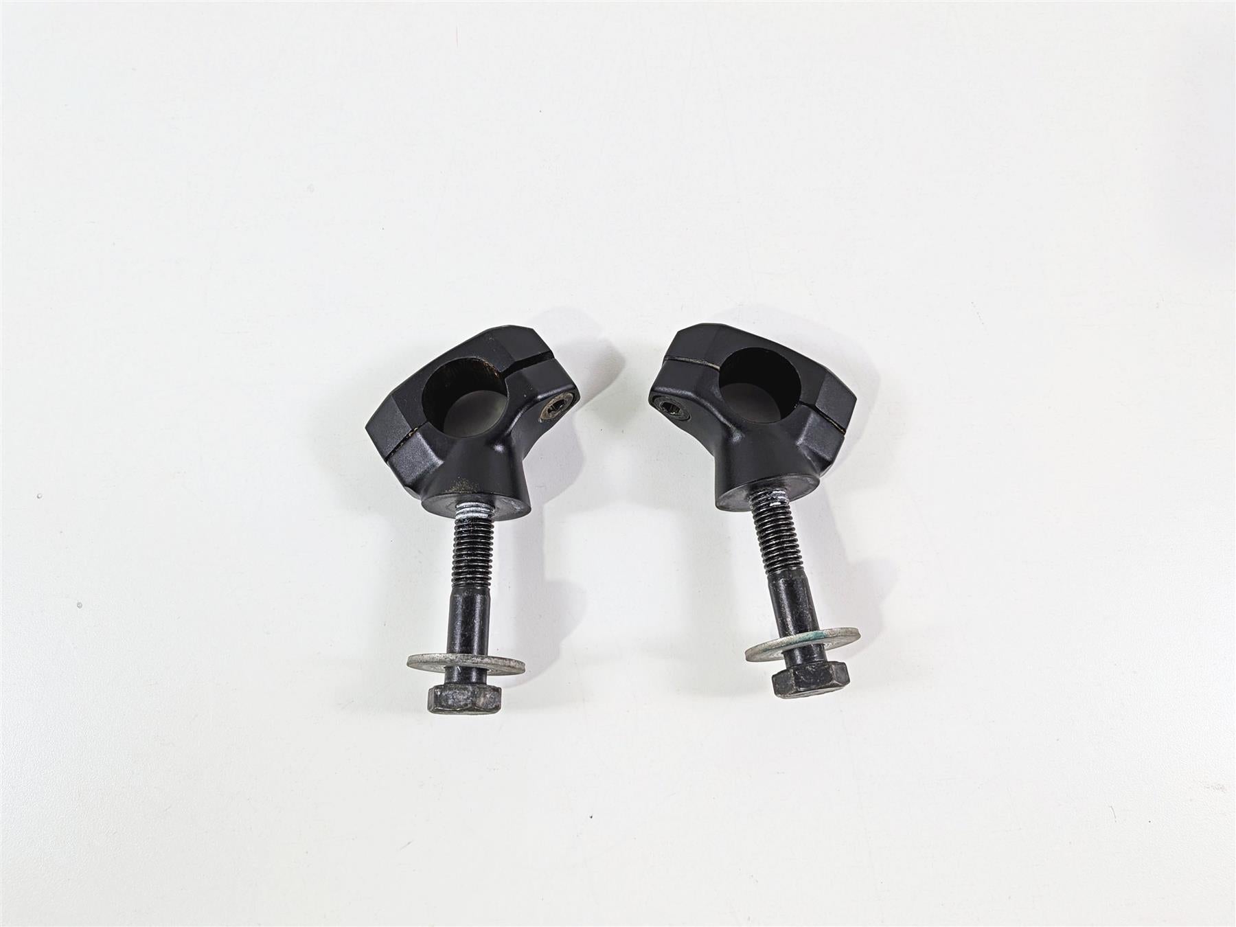 2016 Victory Cross Country Black Handlebar Holder Riser Mount Set 5139570 {{ shop.shopifyCountryName }} - Mototech271