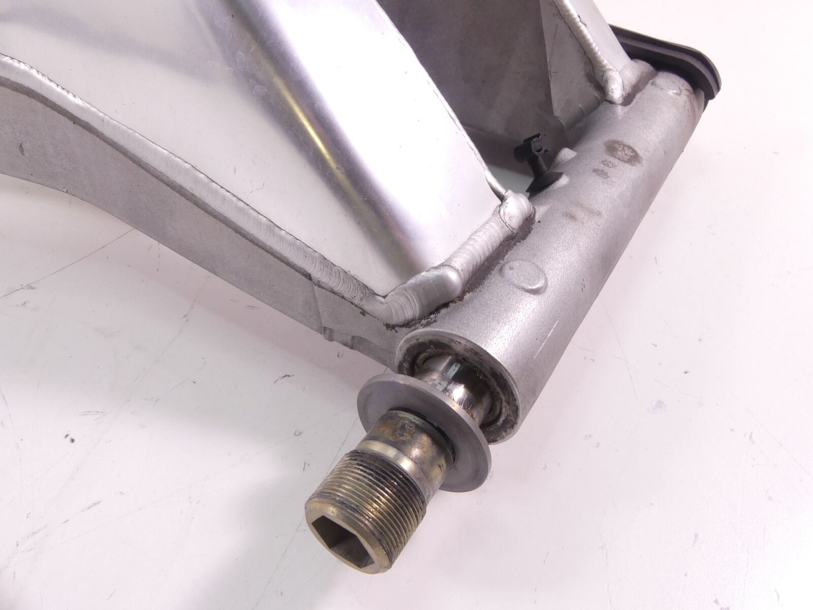 2014 BMW S1000RR K42 HP4 Rear Swing Arm Swingarm 28mm Axle 33358543490 {{ shop.shopifyCountryName }} - Mototech271