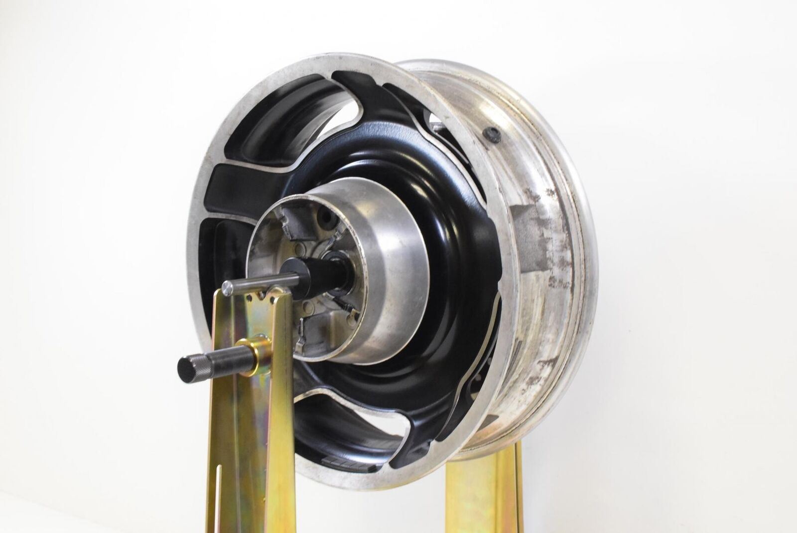 2010 Harley Touring FLHX Street Glide Rear 16x5 Wheel Rim STRAIGHT 40900194 {{ shop.shopifyCountryName }} - Mototech271