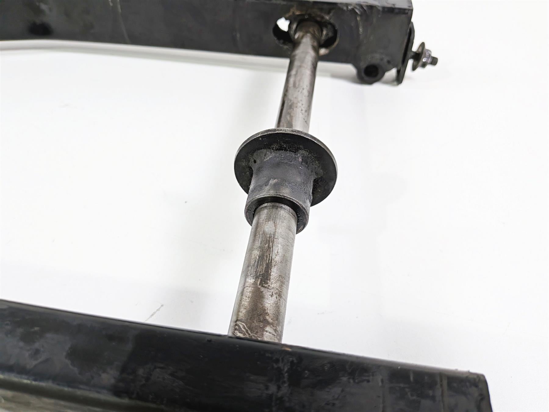 1993 Harley Touring FLHTCU Electra Glide Rear Swingarm & 3/4" Axle 47544-85B {{ shop.shopifyCountryName }} - Mototech271