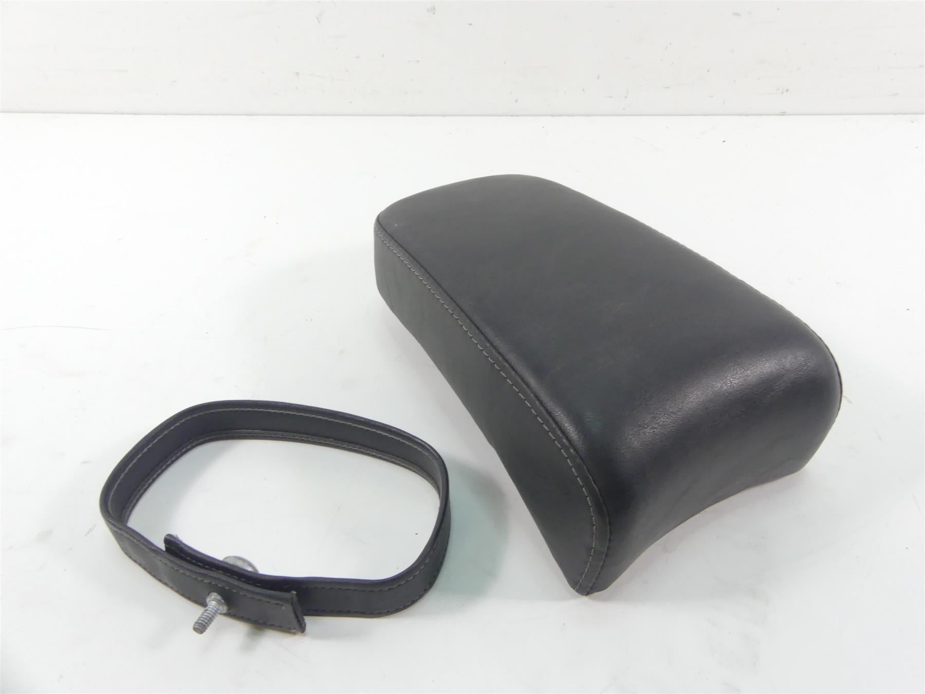2013 Harley FXDWG Dyna Wide Glide Rear Passenger Pillion Seat -Read 51504-10