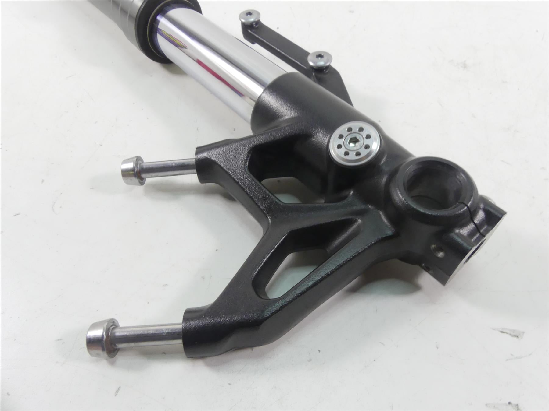 2018 Triumph Street Triple 765RS Front Straight Showa Forks T2041654 T2041653 {{ shop.shopifyCountryName }} - Mototech271