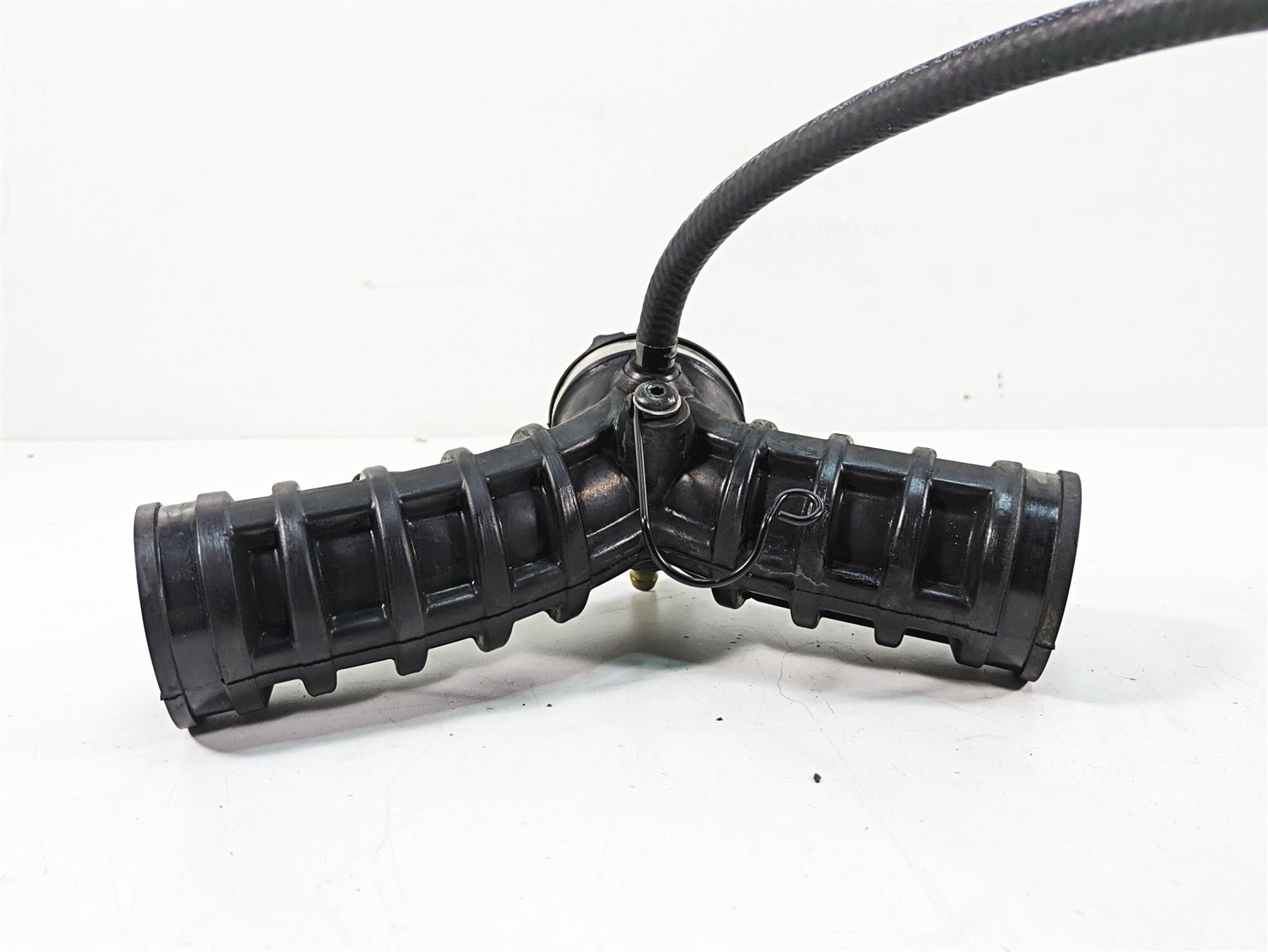 2020 Moto Guzzi V85 TT Adventure Intake Throttle Body Y-Tube Hose 1A014996 {{ shop.shopifyCountryName }} - Mototech271