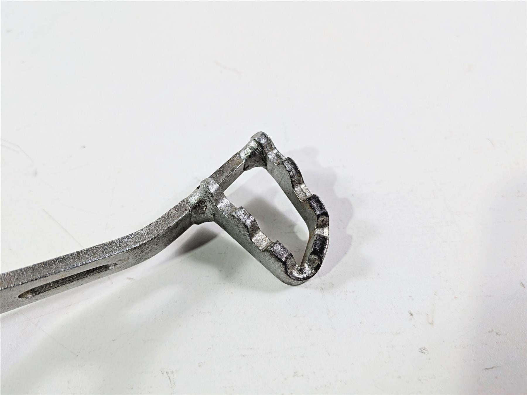 2015 Ducati Scrambler Urban Enduro Right Footpeg + Mount Brake Pedal 45720951AA-Mototech271