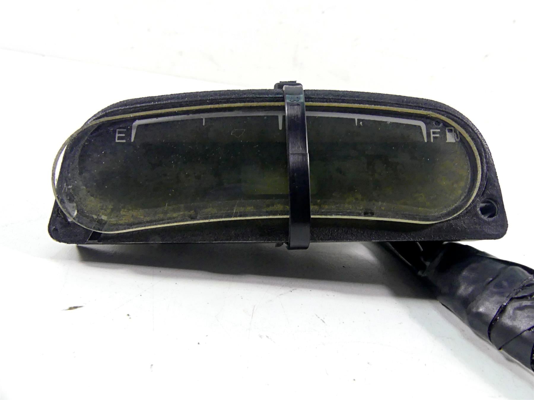 2005 Harley VRSCSE CVO V-Rod Tank Cover Console Instrument Lights 69239-05A {{ shop.shopifyCountryName }} - Mototech271