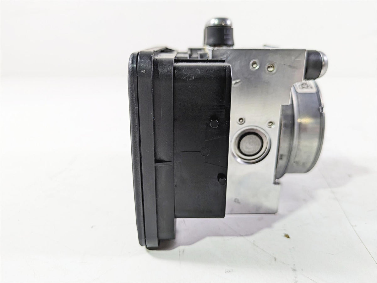2016 BMW S1000RR K46 Abs Brake Pump Module 34518561705 34518566956 34519444398 {{ shop.shopifyCountryName }} - Mototech271