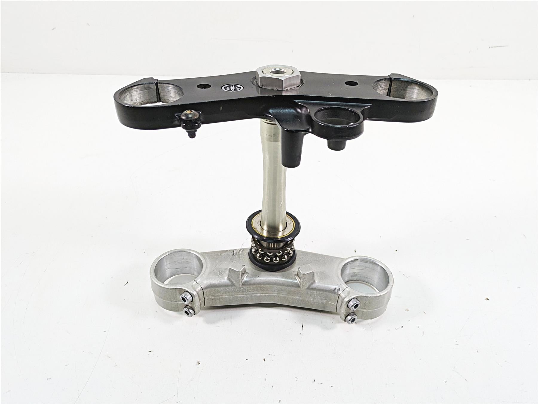 2007 Yamaha R1 YZFR1 Upper Lower Triple Tree Set 4C8-23340-00-00 4C8-23435-10-00 {{ shop.shopifyCountryName }} - Mototech271